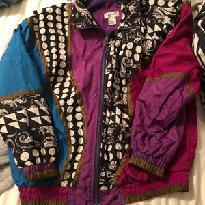 Vintage women’s size M windbreaker jacket.